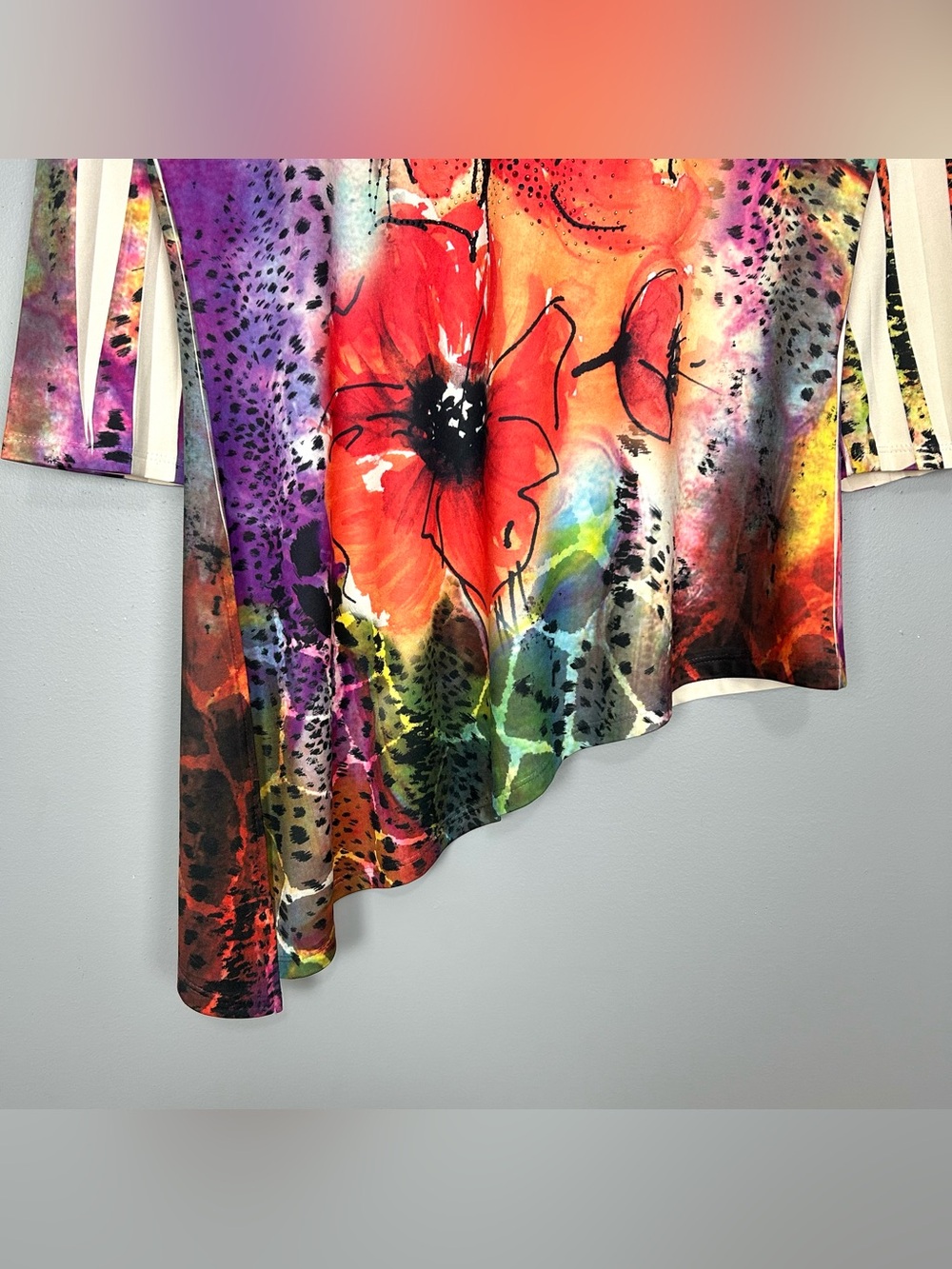 Jess & Jane Rhinestone Floral Tunic Top Women’s Size M Asymmetrical Hem Colorful - Picture 4 of 8